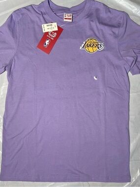 Los Angeles Lakers Short-Sleeve T-Shirt with Graphic and Embroidered Design